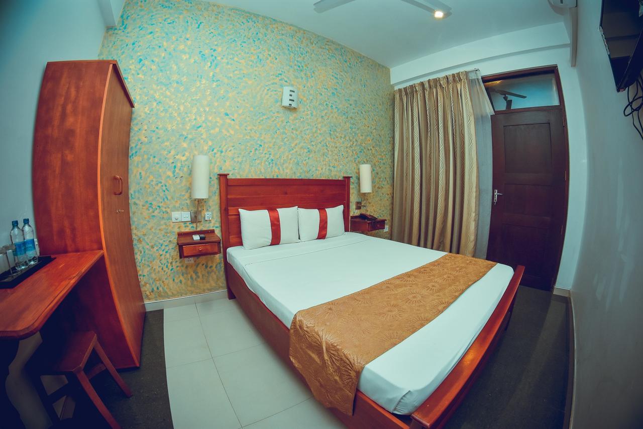 Zendara Hotel Negombo Buitenkant foto