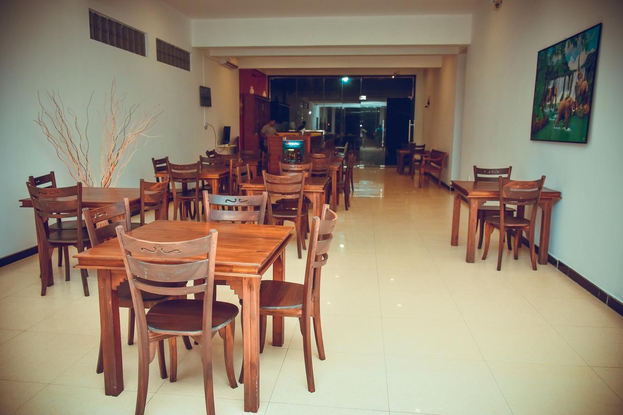 Zendara Hotel Negombo Buitenkant foto