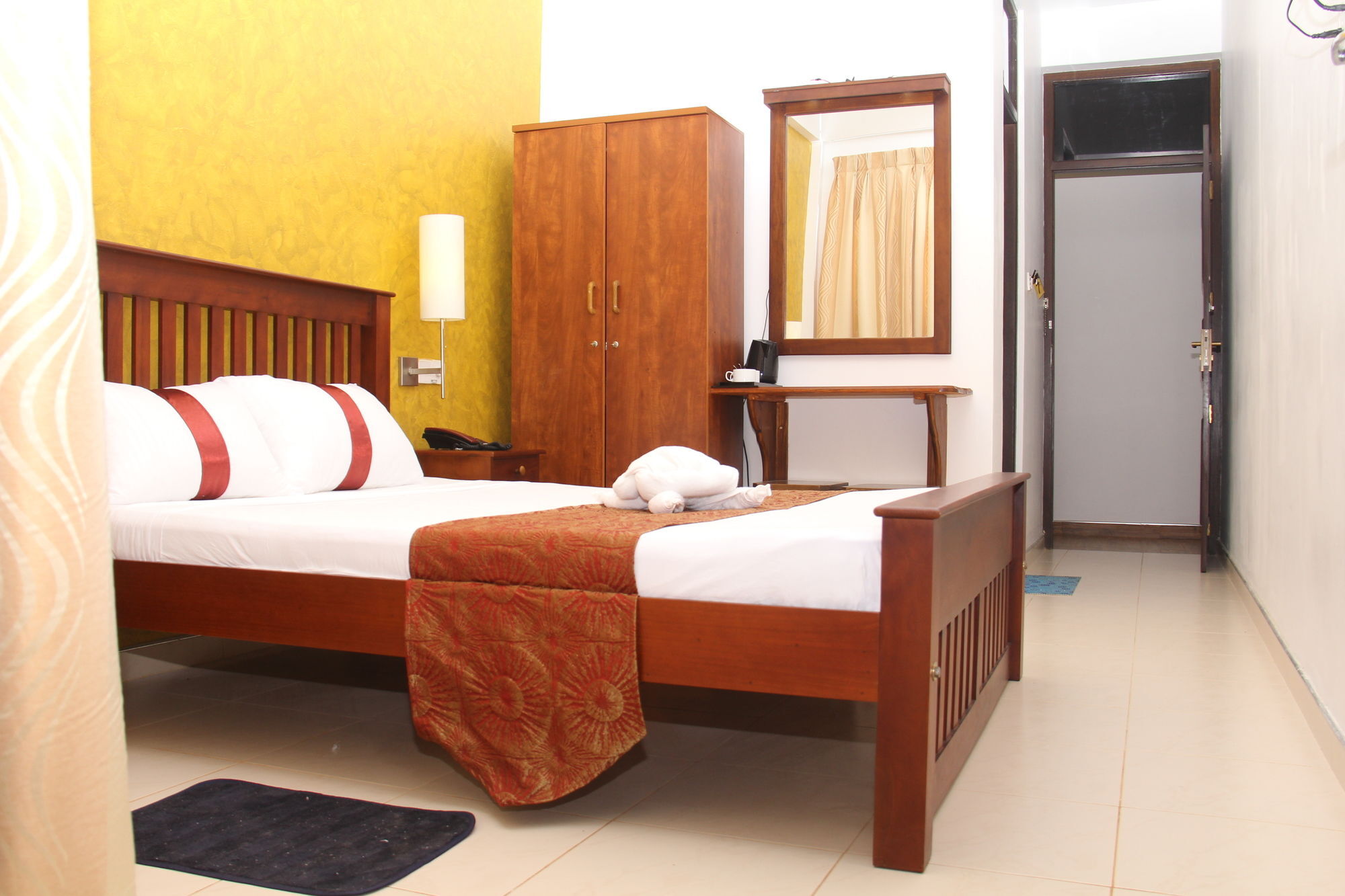 Zendara Hotel Negombo Buitenkant foto