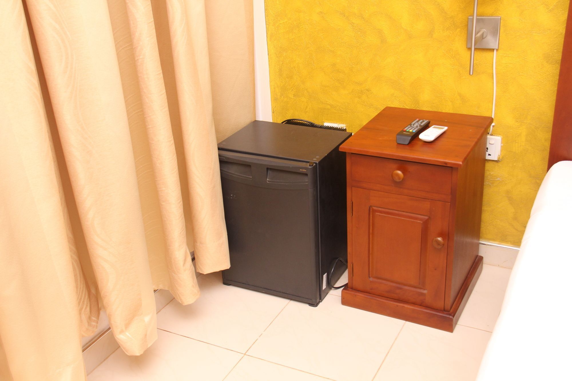 Zendara Hotel Negombo Buitenkant foto