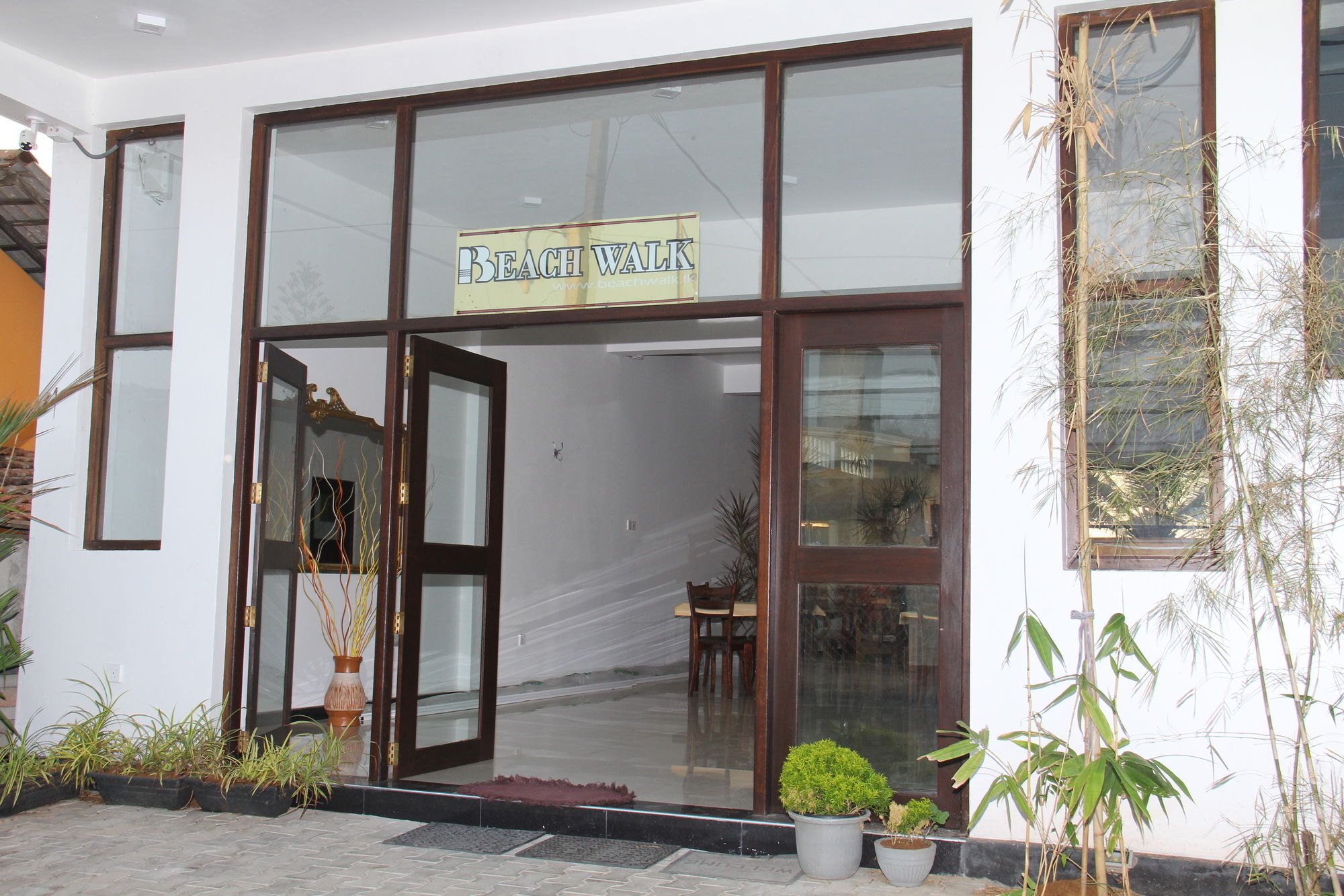 Zendara Hotel Negombo Buitenkant foto